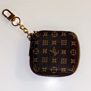 Custom design LV AirPod case (Pouch with clasp) can be used as coin pouch!